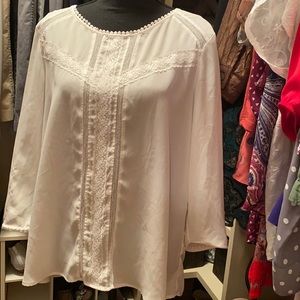 Lauren Conrad XL ivory lace top EUC